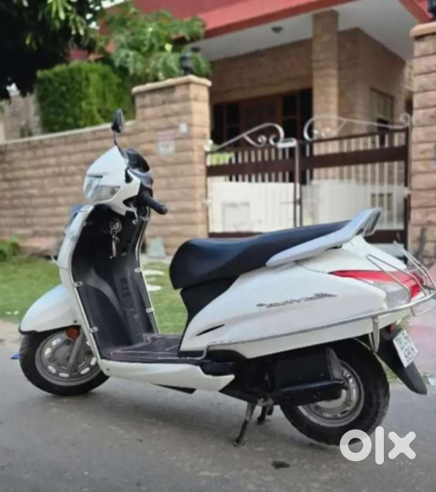 Toi top condition for selling my Activa urgently