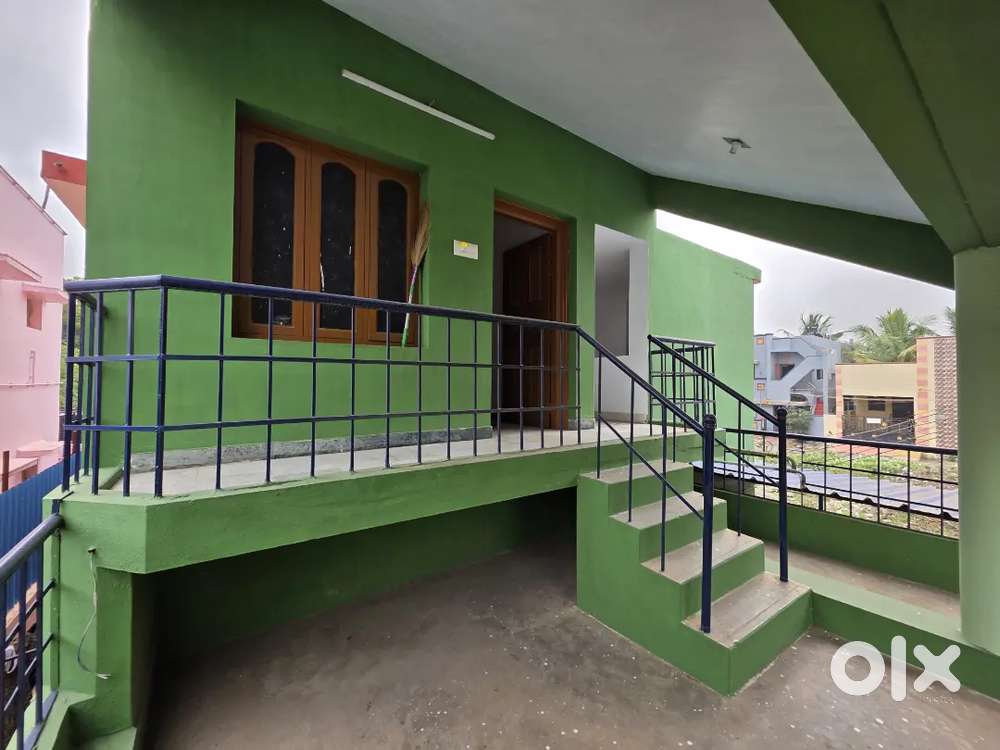Independent 1BHK house for Commercial use with Balcony and Terrace