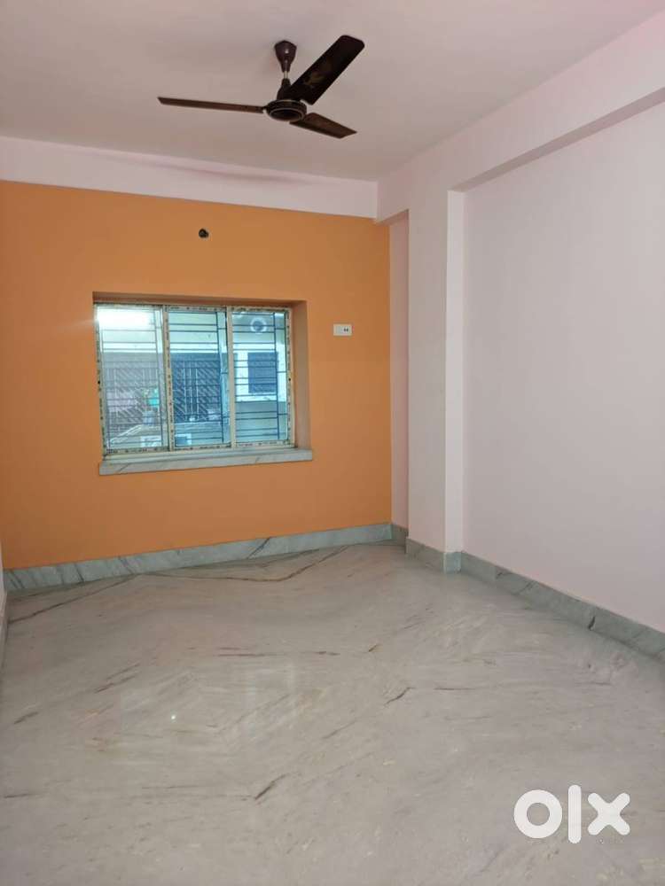 3bhk near 206ft bridge semi furnished family bachelor alow