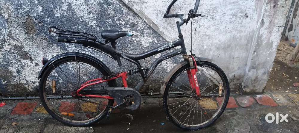 સાઇકલ  ચાલુ કન્ડીશન માં