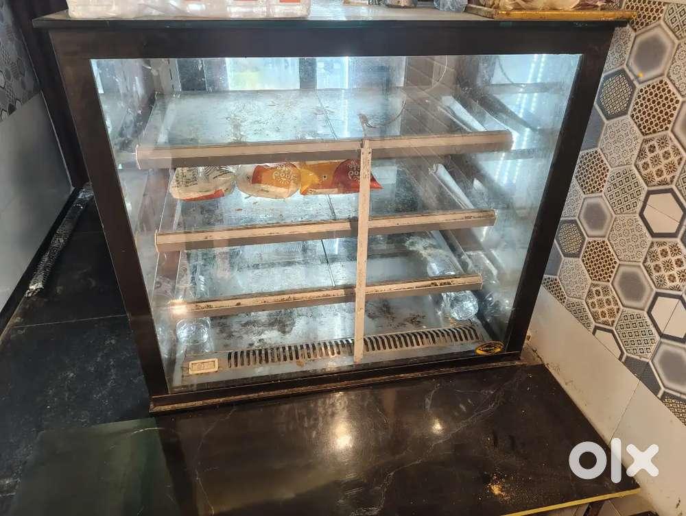 Bakery counter