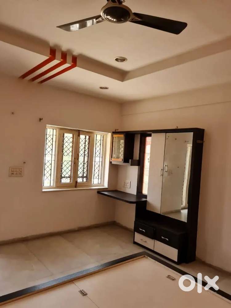Furnished spacious 2 BHK safe society at prime location