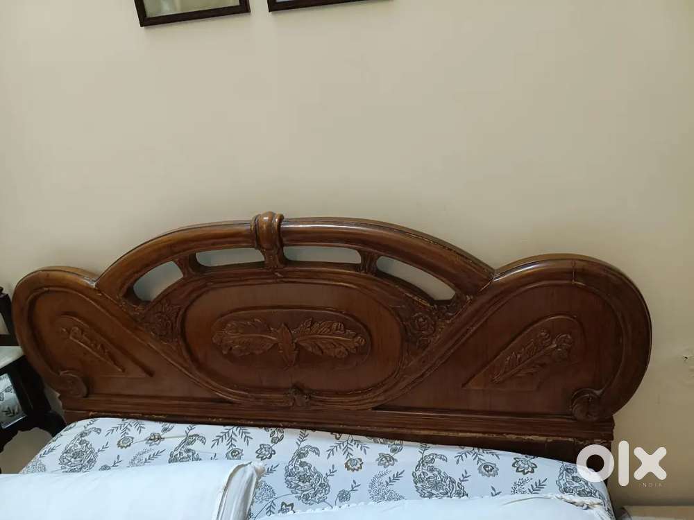 Queen size bed for sale