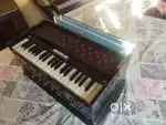 Harmonium old