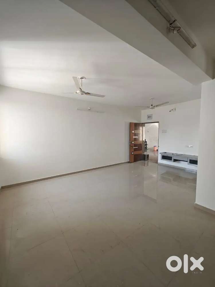 Nice Space of 1250 sq.ft. carpet with Double Height near Kalawad Road