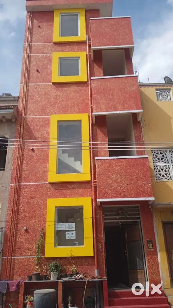 Rent available  per month 21000.00( Negatoible) advance 100000.00
