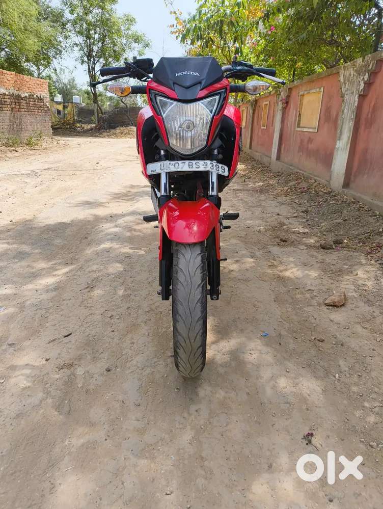 1st Owner  Honda CB Hornet 160R  Model Year - 2016  Colour- Red