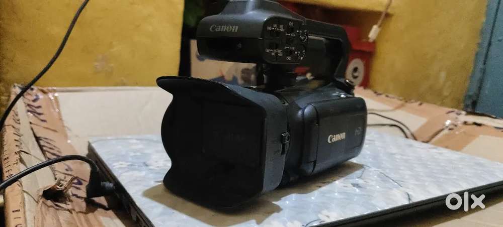 Canon xa11 video camera new condition