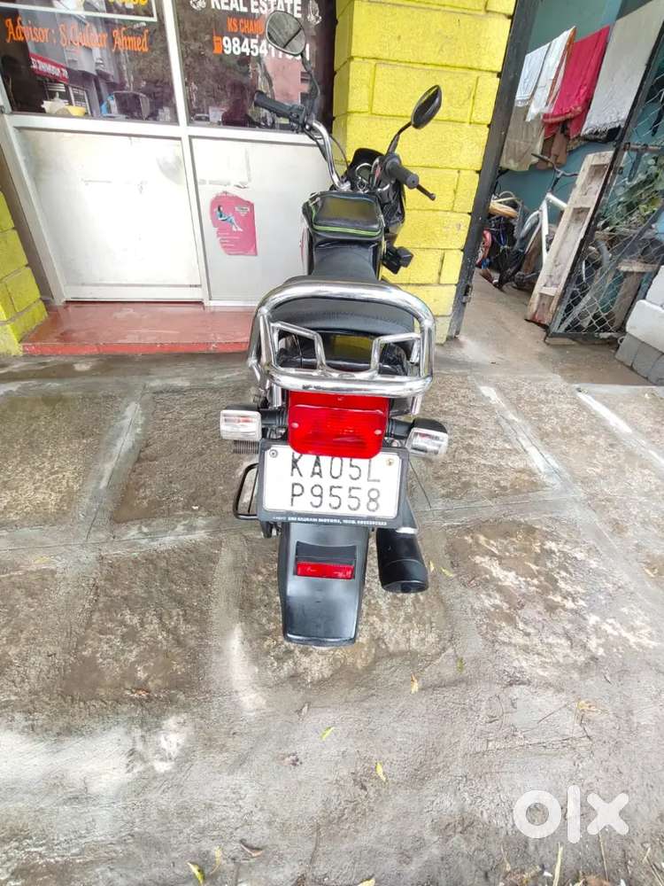 Hero Splendor 2022 model single owner excellent condition