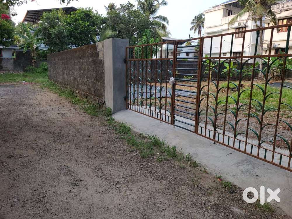 8.5 Cent of Residential Land in Vennala.