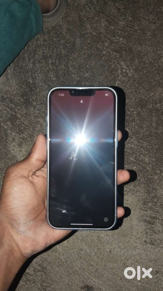 iPhone 13 white colour