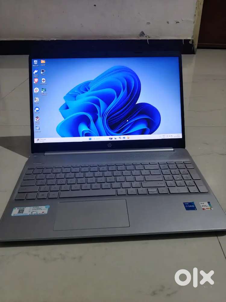 Hp laptop silver like new