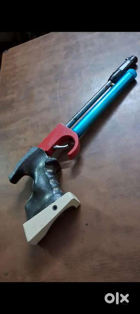 DUMMY GUN USED FOR PRACTISE ON SHOOTING