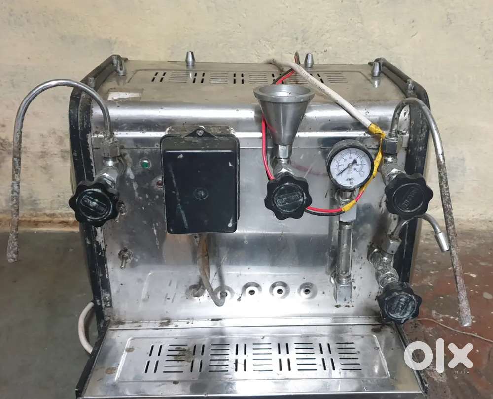 Cafe's Kitchen Setup