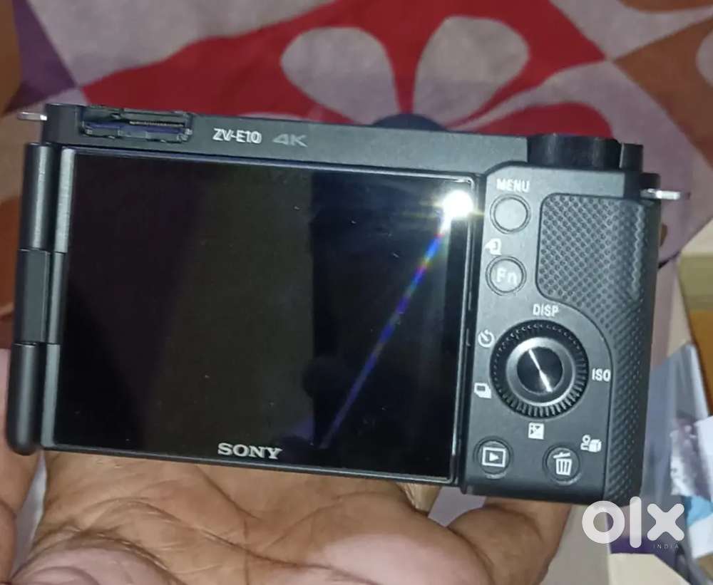 SALE SONY ZV-E10L Mirrorless Camera with Sony E Mount E 16mm F2.8 Lens