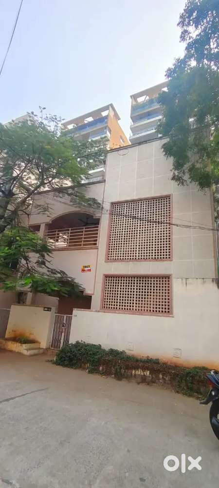 G+1 building for rent commercial