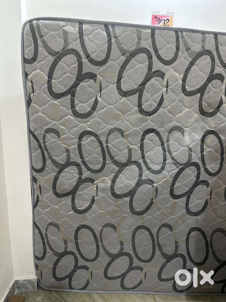 Mattress for sale 72*72 single piece