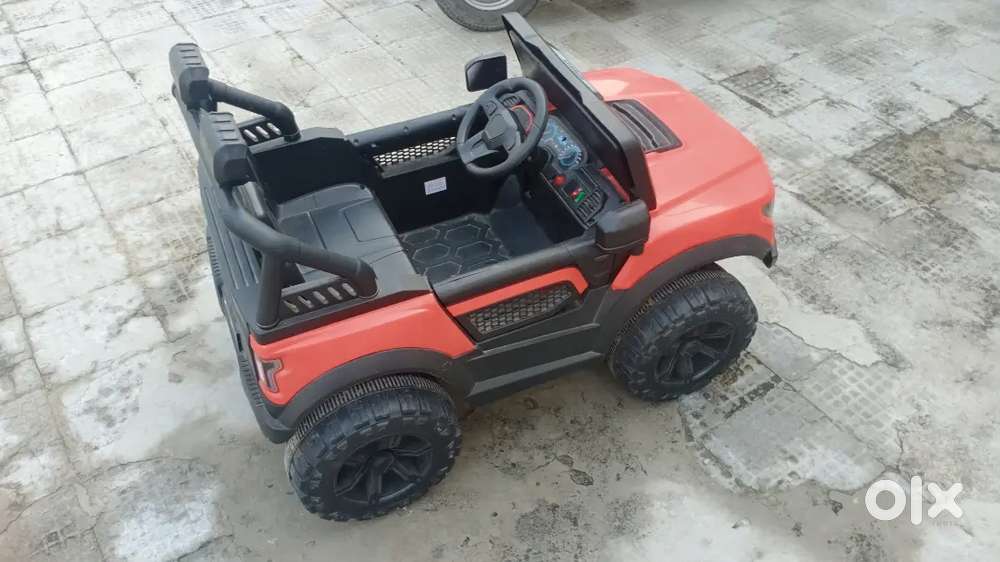 Baby charging jeep 5-8 years at Rs 5500/-