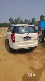 XUV 500 w8