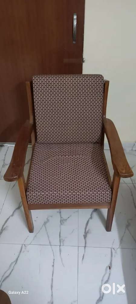 Sofa set, center table and dining table with chairs
