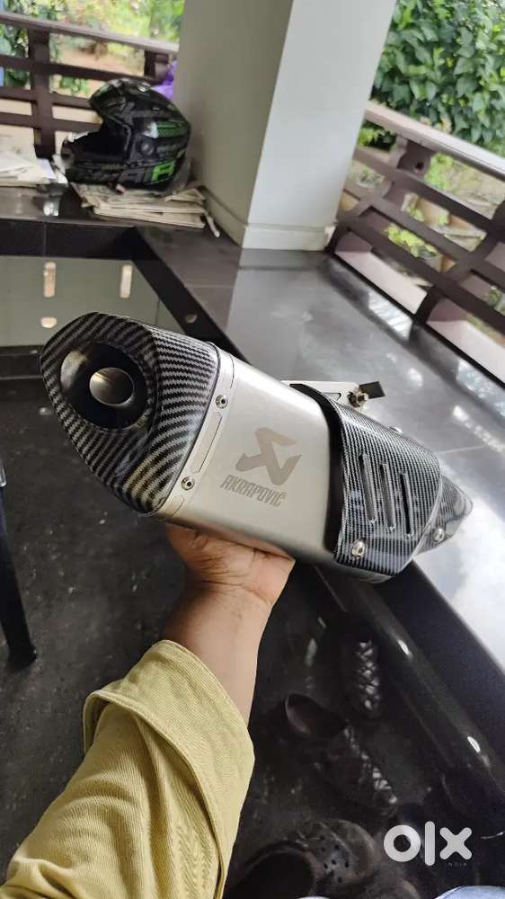 Exhaust (AKRAPOVIC R1M)