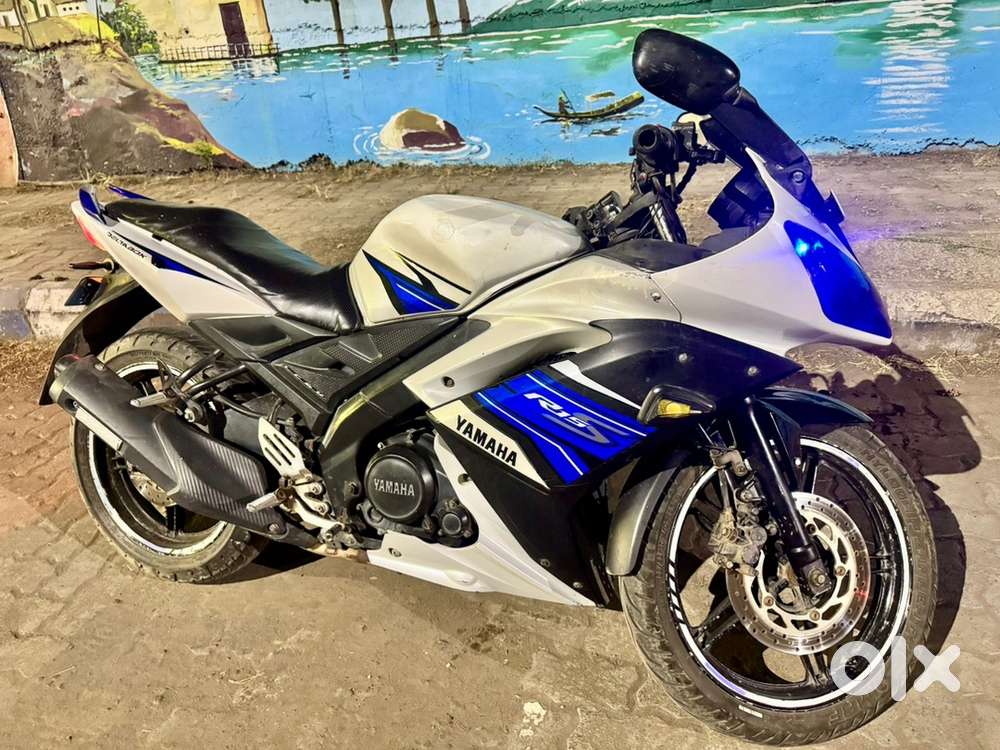 Yamaha R15