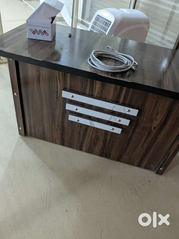 Office table