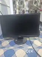 Desktop acer with keyboard and cpu