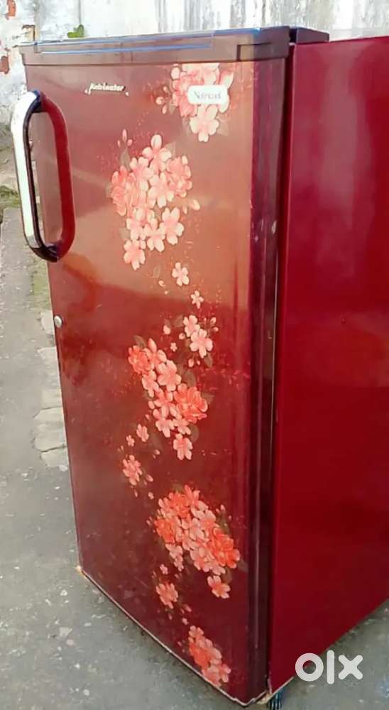 New condition fridge