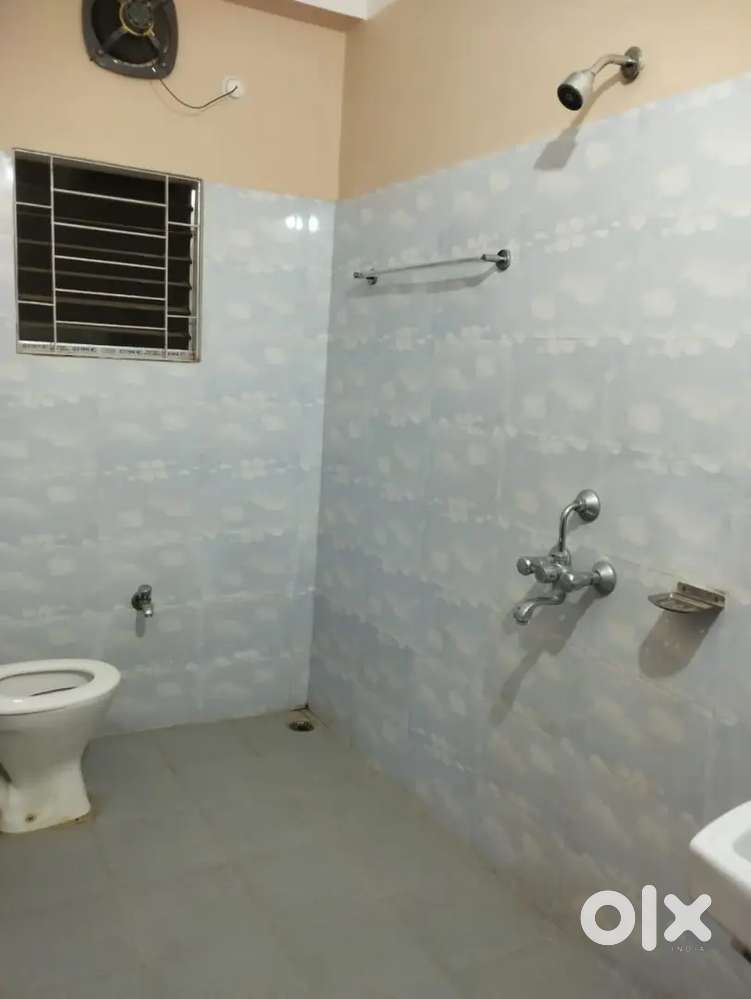 2bhk room available