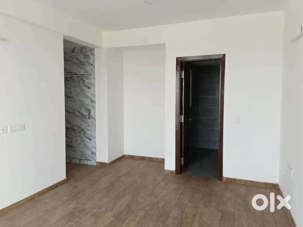 3 BHK FOR RENT SEMI FURNISHED READY TO MOVE IN GATED SOCIETY