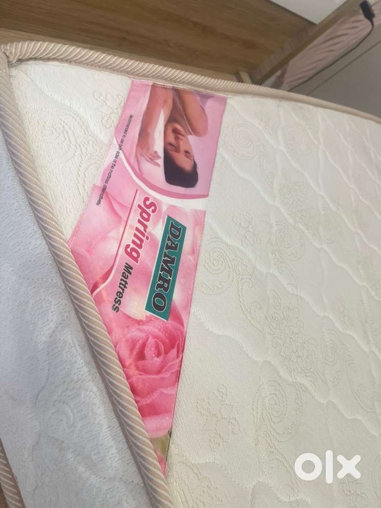 8 inch spring mattress - Brand: Damro