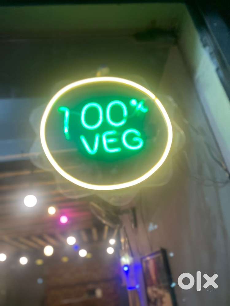 100% VEG neon light