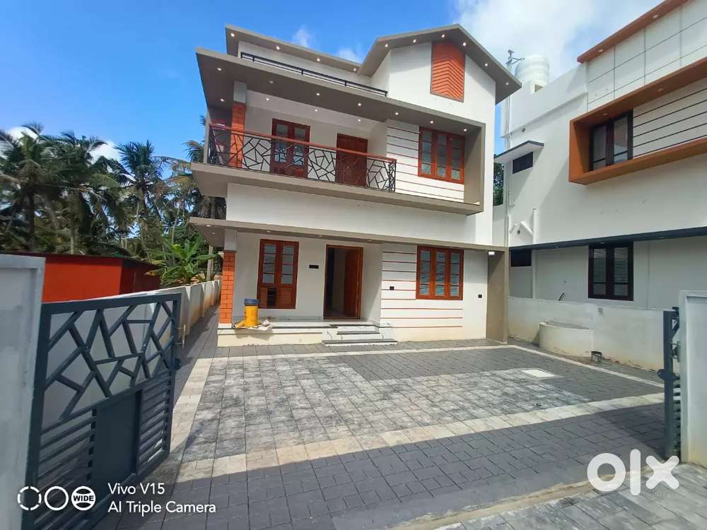 5 CENT 4 BHK KAZHAKOOTTAM CHANTHAVILA