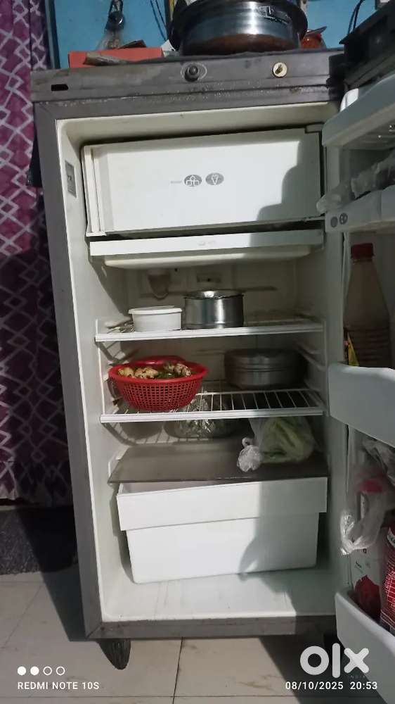 Godrej full condisan 180 litte
