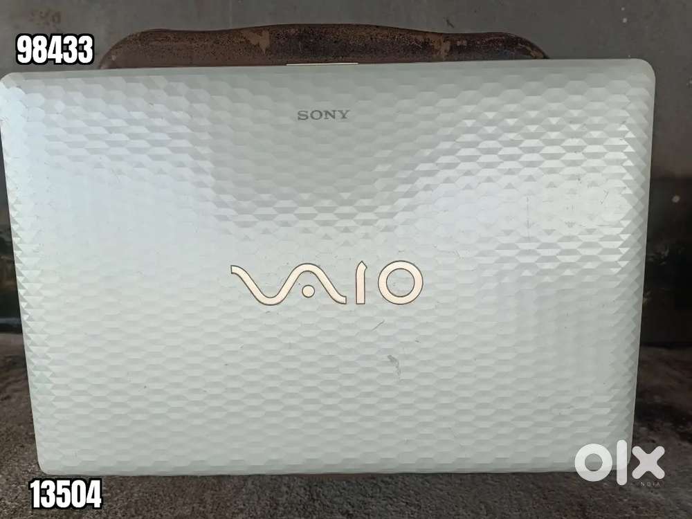 Sony Vaio i3/4 gb ram/320 gb HDD .