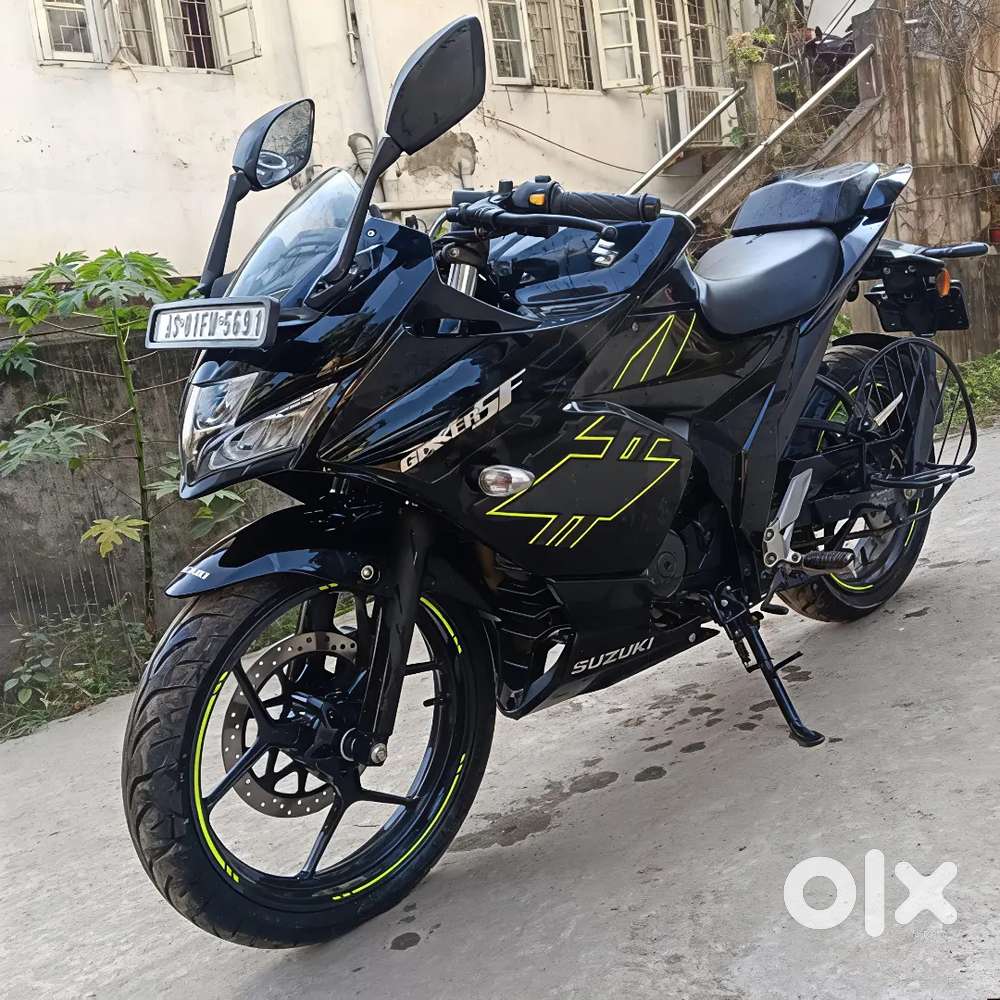 Suzuki Gixxer sf Fi bike is on showroom condition