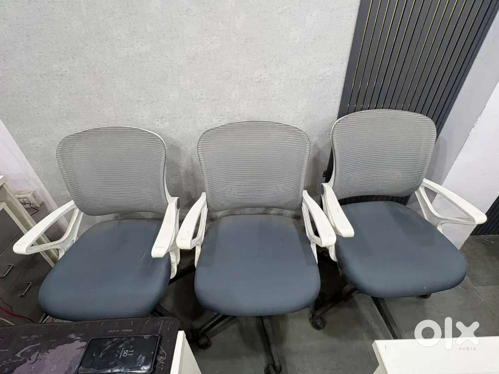 Ergonomic Office Chairs-Comfortable ऑफिस चेयर(एडजस्टेबल और कम्फर्टेबल)