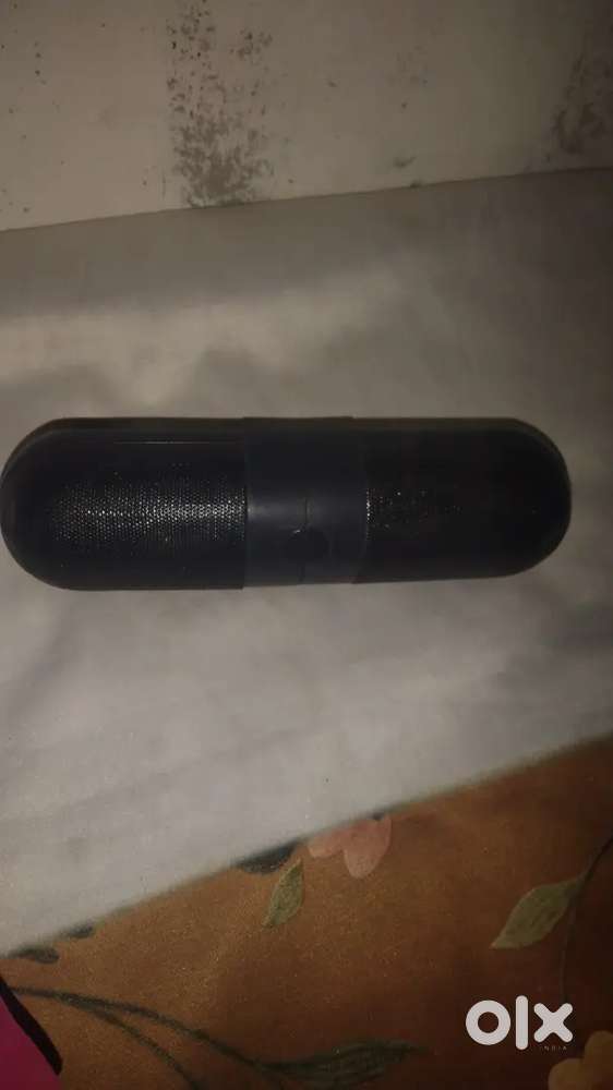 Beats pill portable bluetooth speaker
