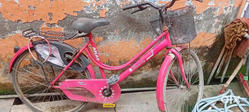 LAdies cycle pink colour