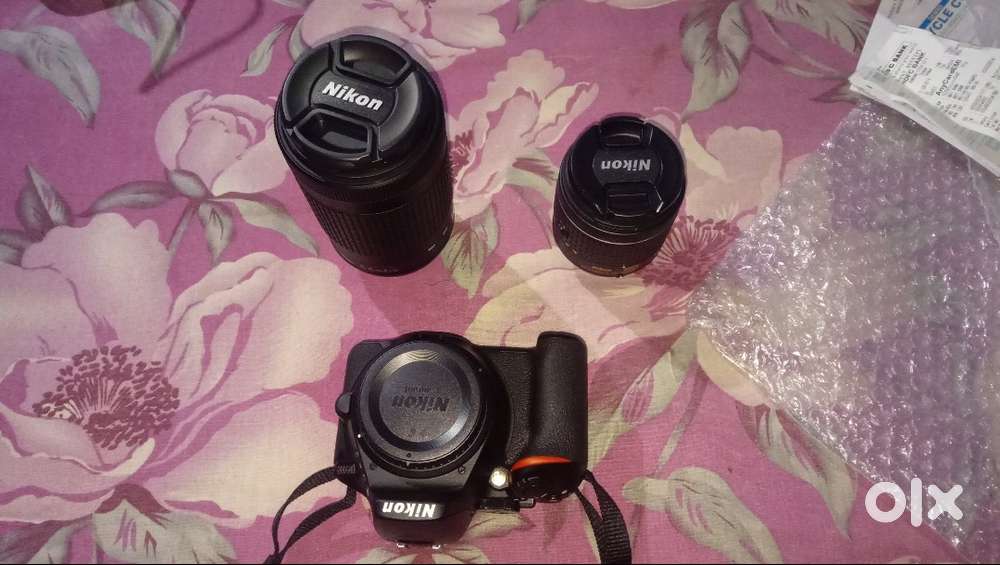 Nikon D5600 DSLR with 18-55mm Kit Lens & 70-300mm zoom lens