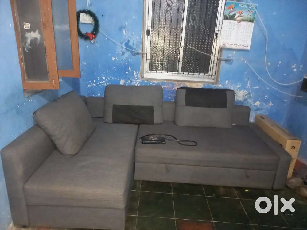 Sofa cum bed for sell near Government high school juna bazar ponda