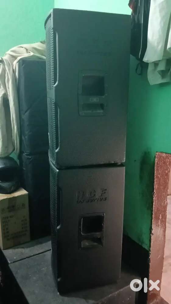 15 inch 800 watt monitor