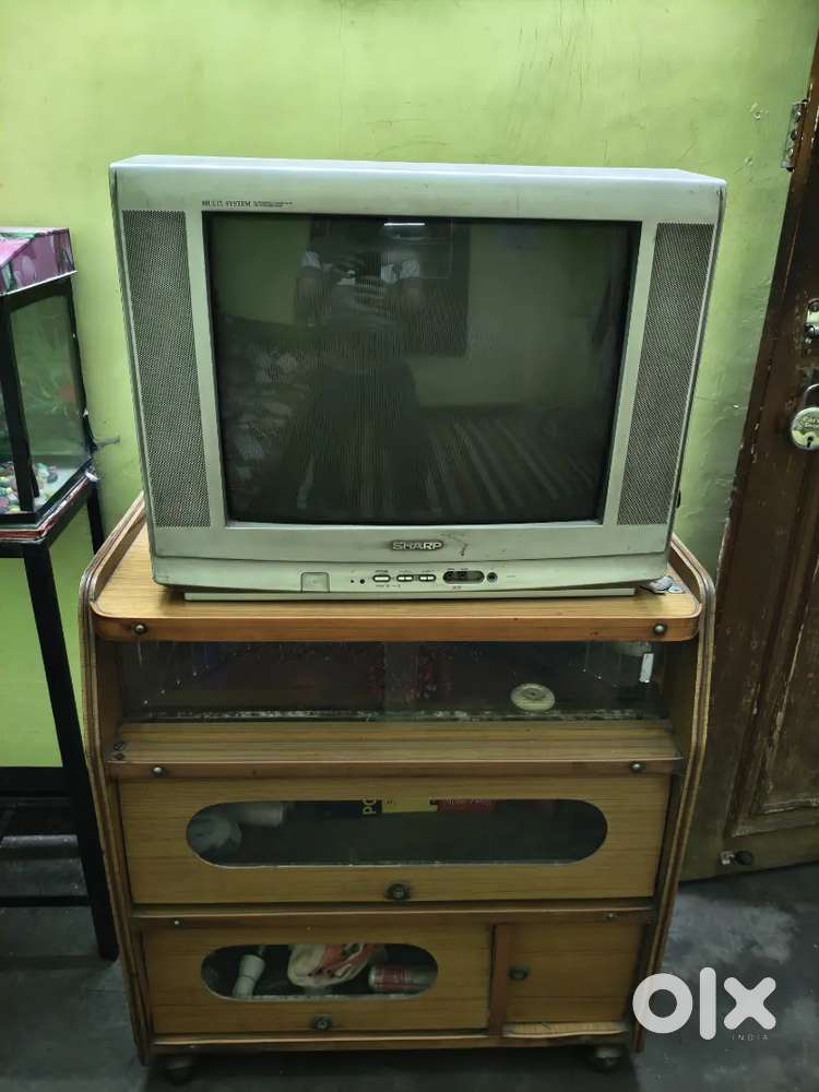 Box Tv(sharp) with tv showcase