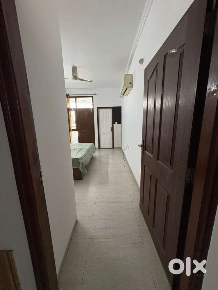 Preoccupied 3 bhk in prime location of c scheme