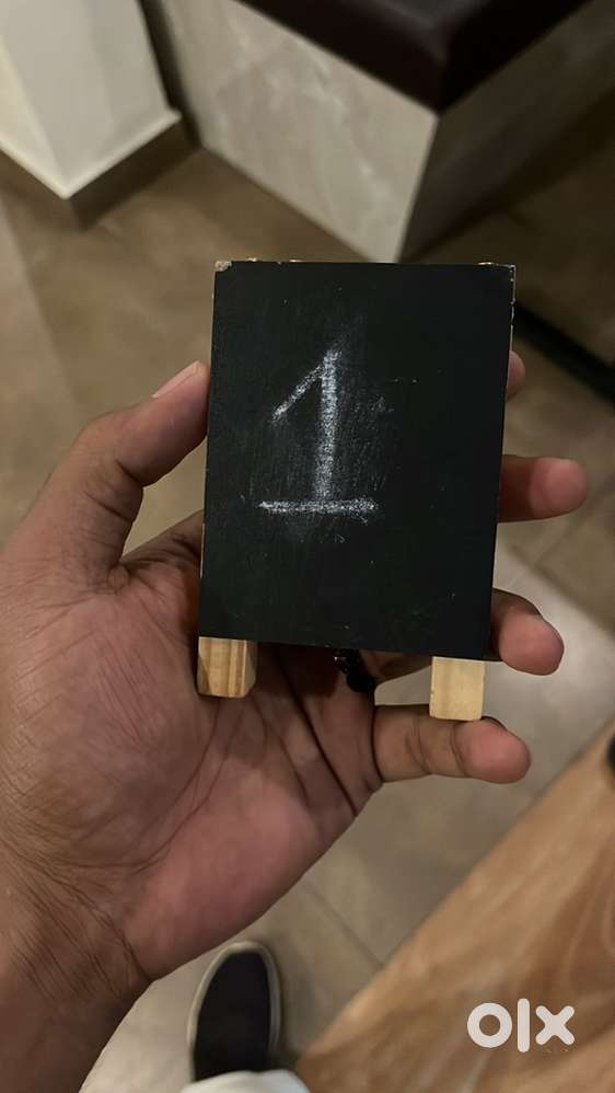 Restaurant captain & service waiter