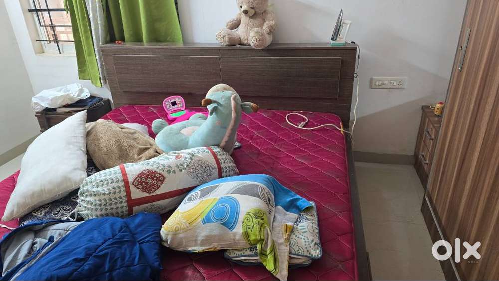 King size bed with mattress+bed side table+office chair