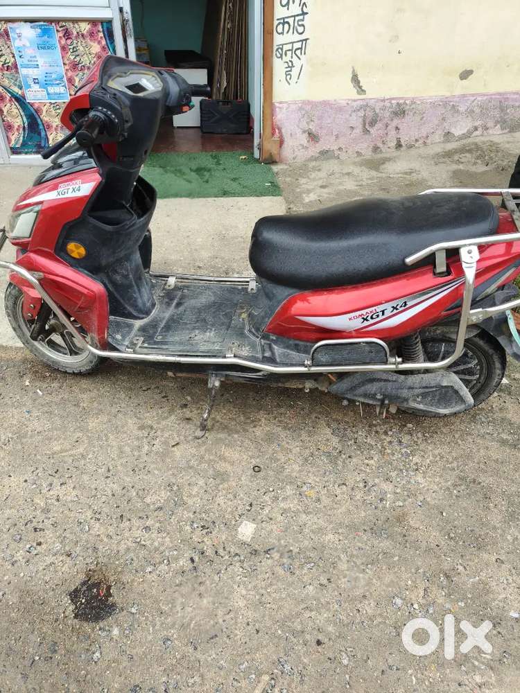 Komaki electric battery is good condition all parts are working