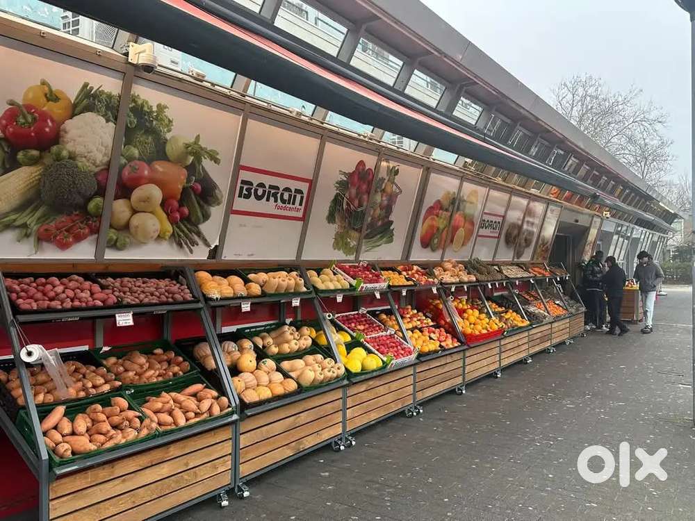 Cashiers for hypermarket
