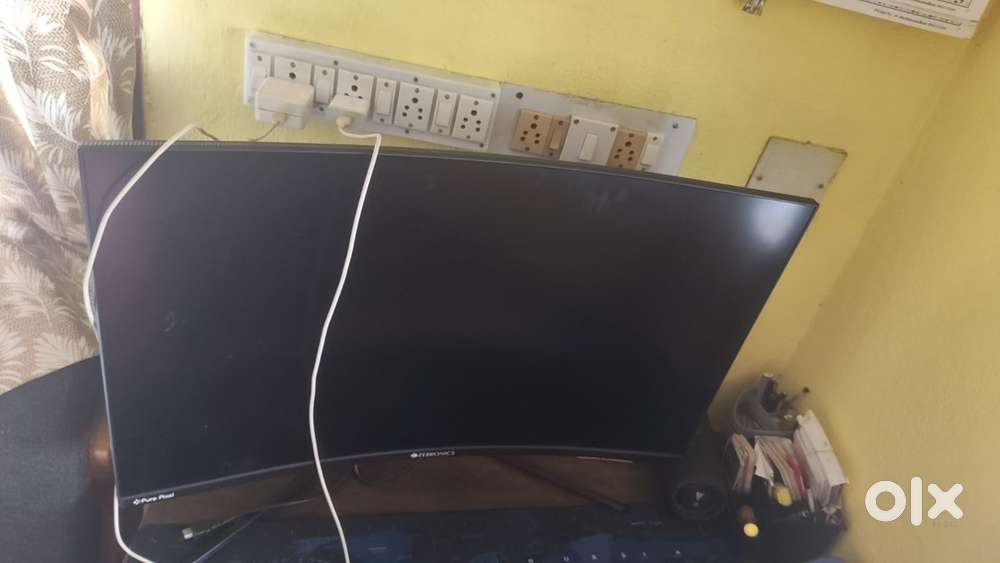 Zebronics 32 inch curved monitor with warranty